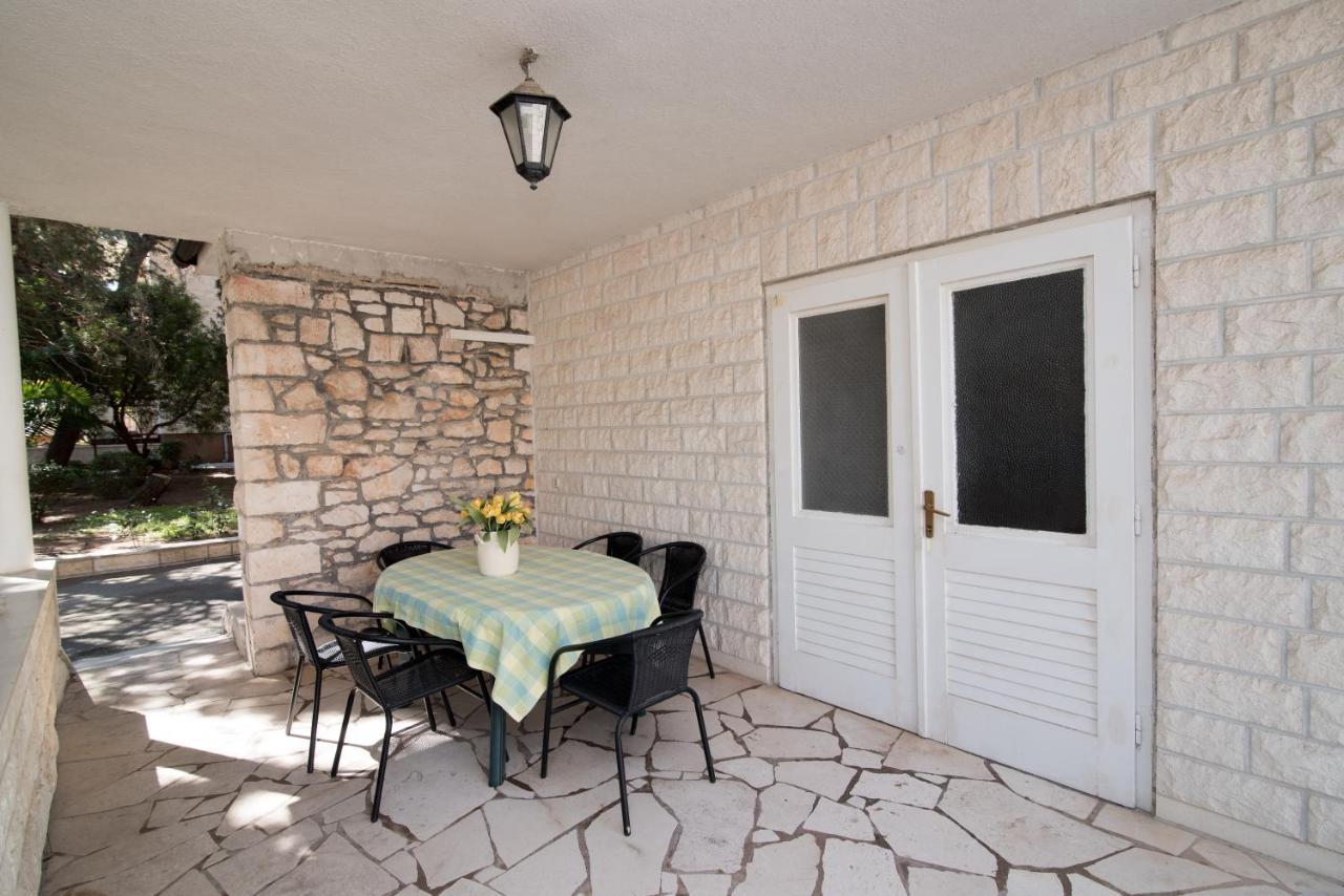 Apartments Pinija Supetar Εξωτερικό φωτογραφία