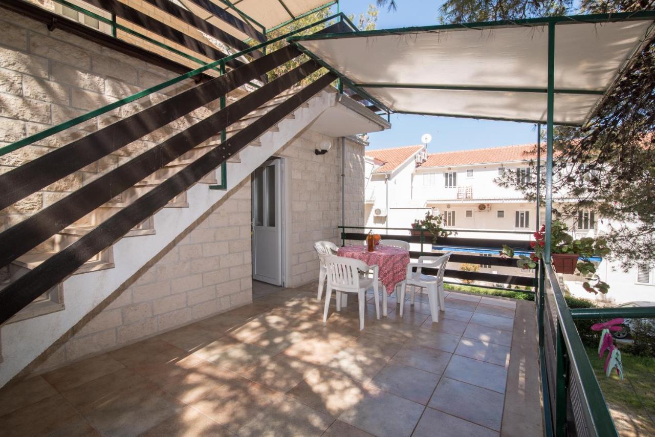 Apartments Pinija Supetar Εξωτερικό φωτογραφία