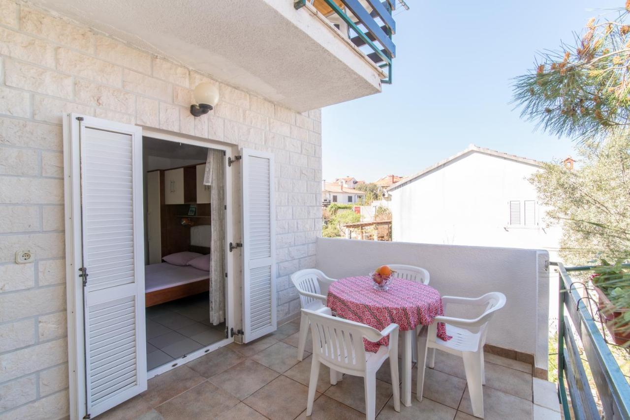 Apartments Pinija Supetar Εξωτερικό φωτογραφία