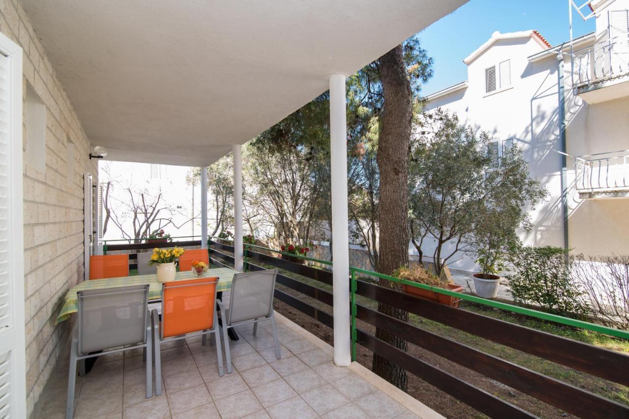Apartments Pinija Supetar Εξωτερικό φωτογραφία