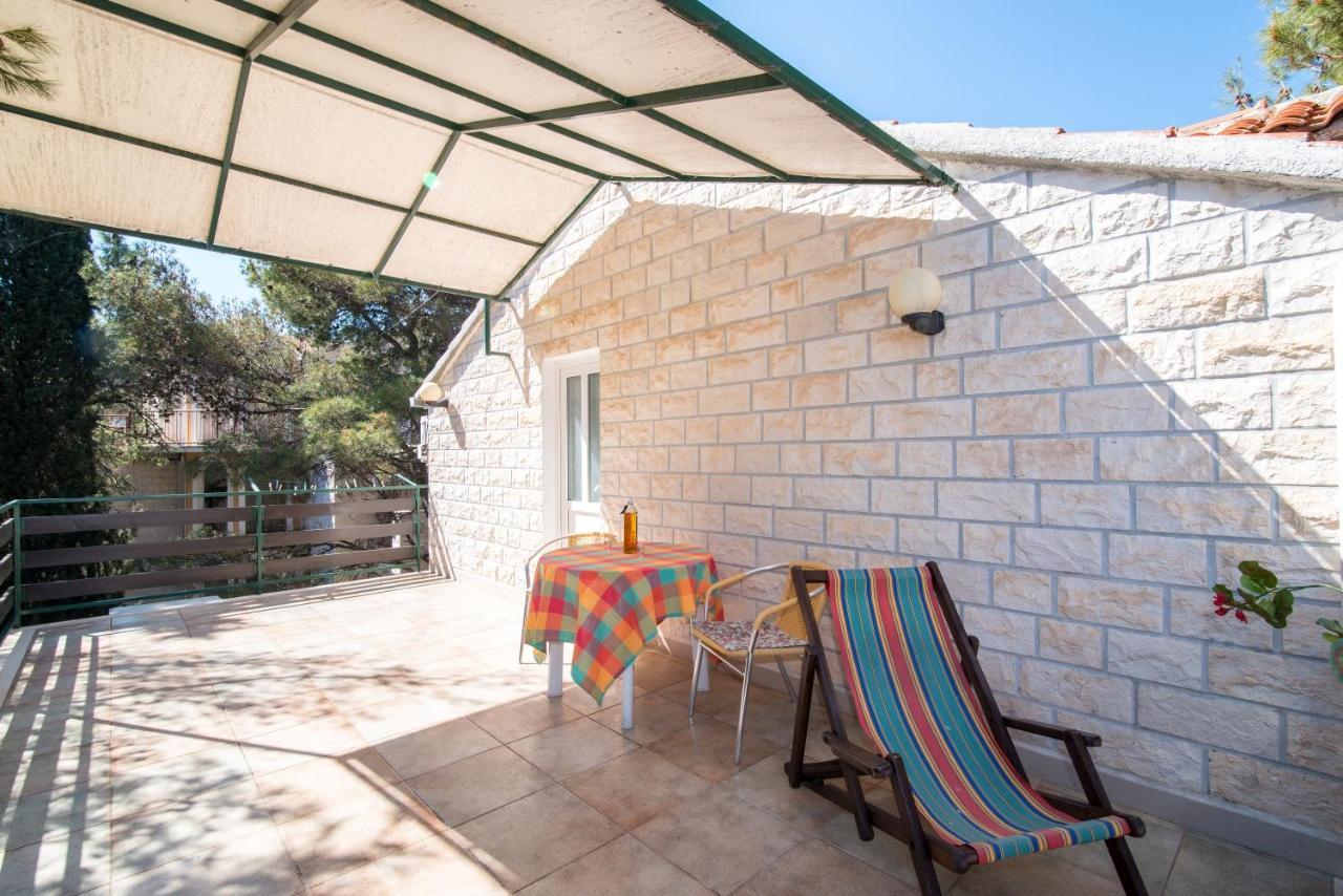 Apartments Pinija Supetar Εξωτερικό φωτογραφία