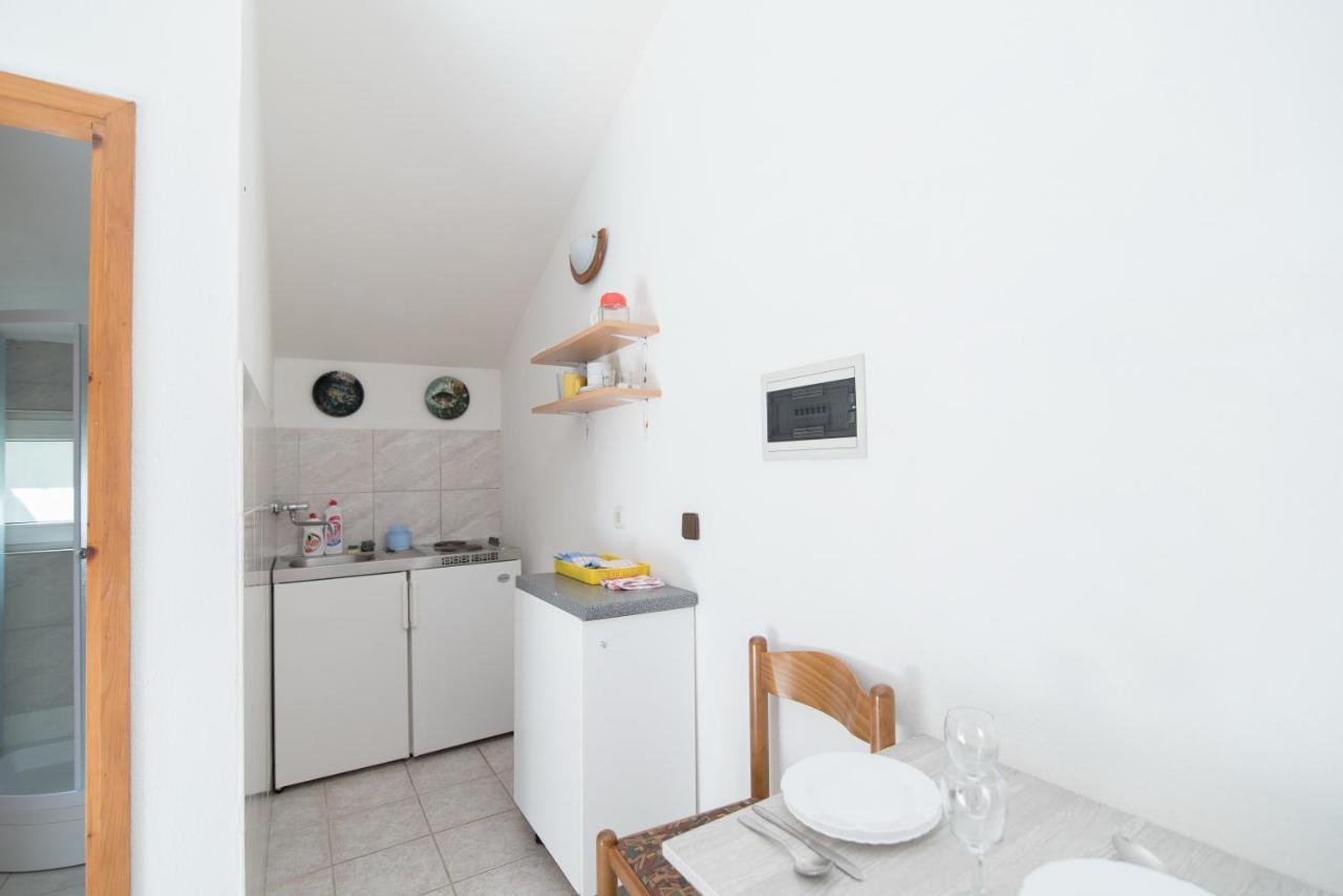 Apartments Pinija Supetar Εξωτερικό φωτογραφία