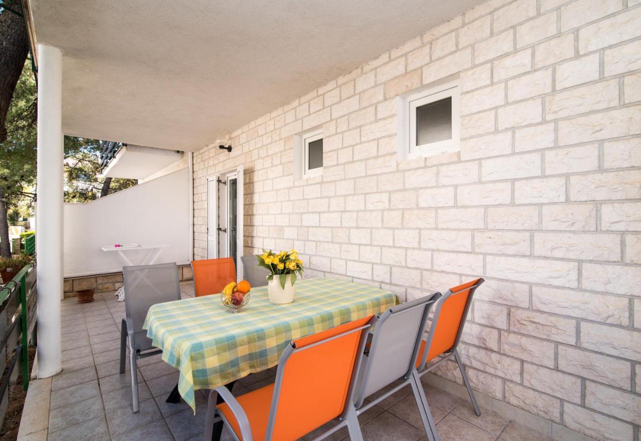 Apartments Pinija Supetar Εξωτερικό φωτογραφία