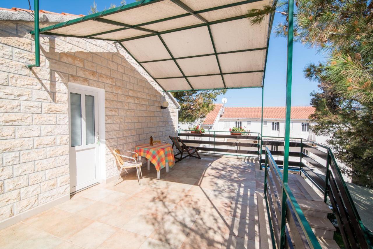 Apartments Pinija Supetar Εξωτερικό φωτογραφία
