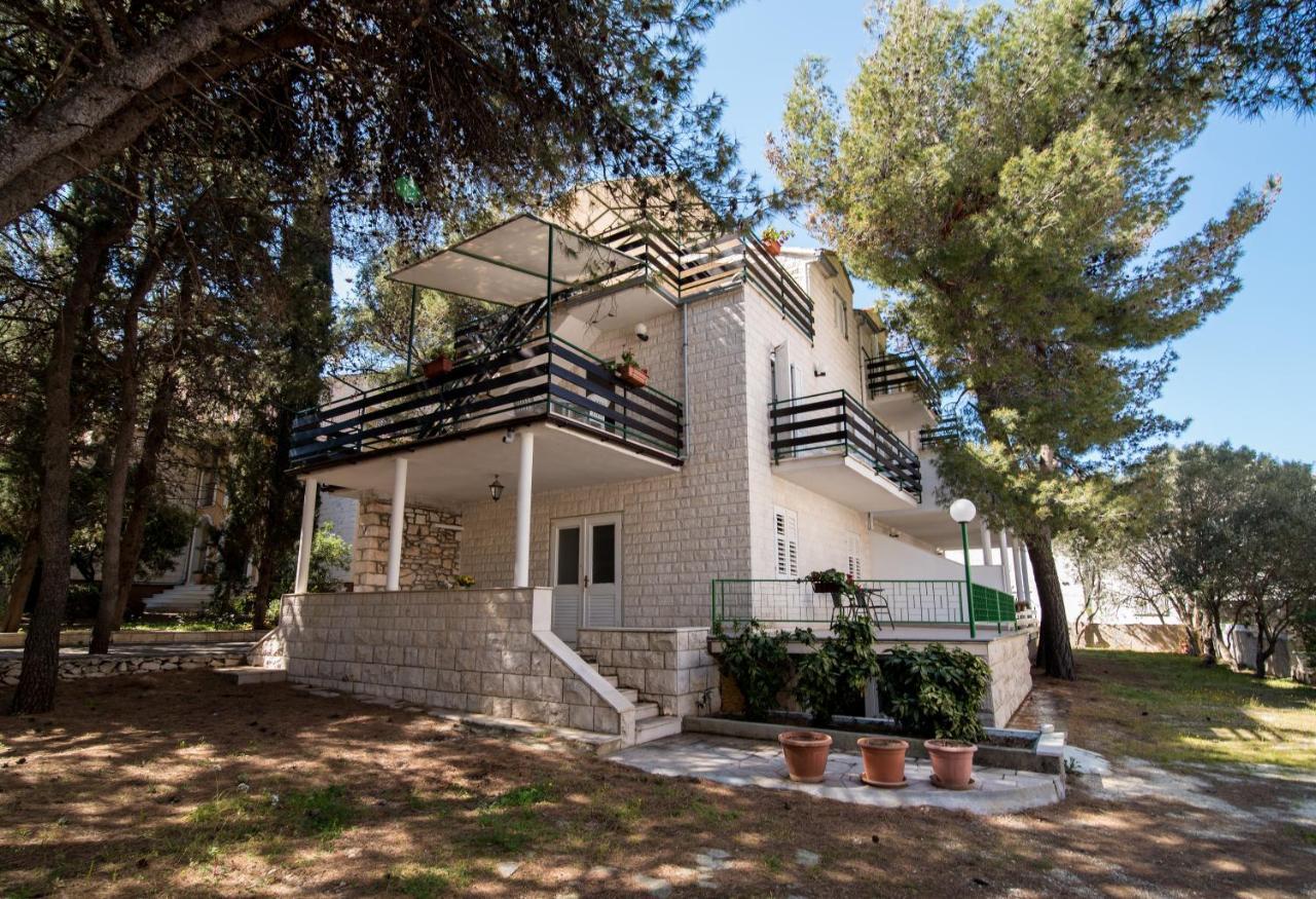 Apartments Pinija Supetar Εξωτερικό φωτογραφία